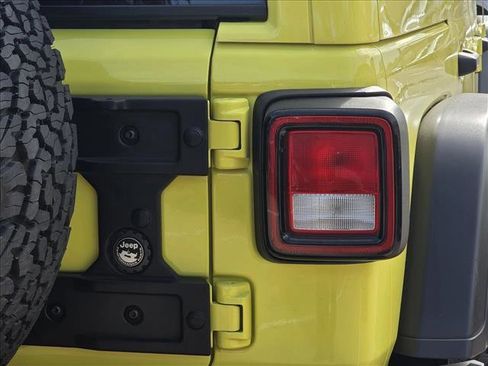 Used 2022 Jeep Wrangler Unlimited Sport image 12