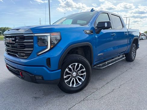 Used 2023 GMC Sierra 1500 AT4 w/ AT4 Premium Package AWD/4WD image 3