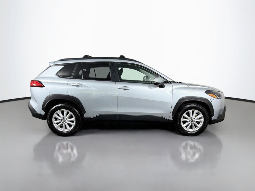 Used 2023 Toyota Corolla Cross LE w/ Moonroof Package AWD/4WD image 9