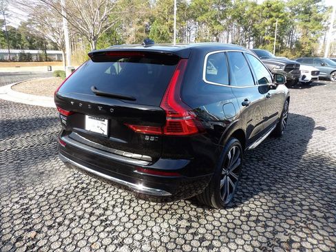 Certified 2023 Volvo XC60 B5 Ultimate w/ Climate Package image 7
