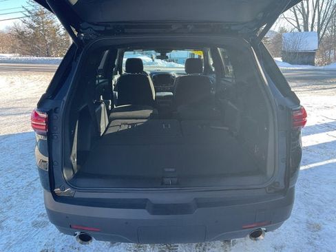 Used 2022 Chevrolet Traverse LT image 38