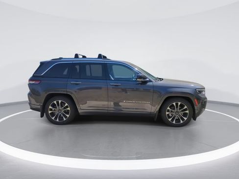Used 2022 Jeep Grand Cherokee Overland w/ Adv Protech Group III AWD/4WD image 9