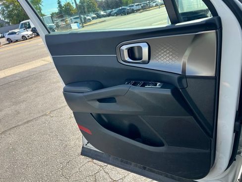 Certified 2025 Kia Sorento EX w/ EX Panoramic Sunroof Package AWD/4WD image 19