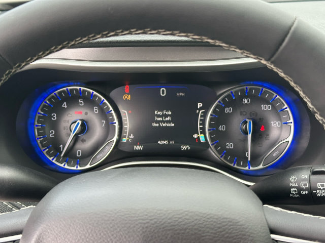 Used 2022 Chrysler Pacifica Touring-L FWD image 15