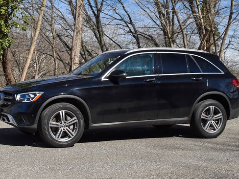 Used 2021 Mercedes-Benz GLC 300 4MATIC image 2