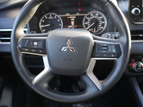 Used 2024 Mitsubishi Outlander SE image 24