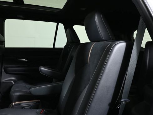 Used 2024 Toyota Grand Highlander AWD Hybrid image 5