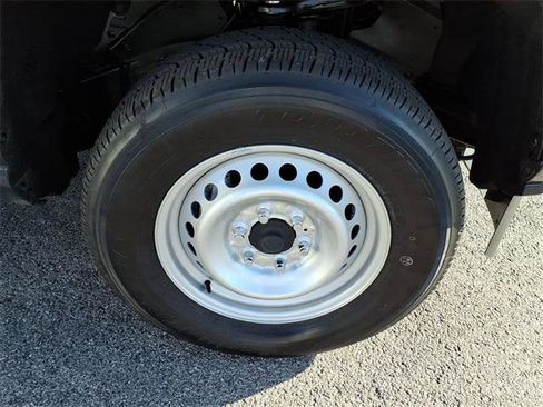 Certified 2025 Toyota Tacoma SR image 25