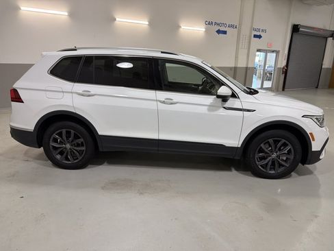 Certified 2024 Volkswagen Tiguan SE AWD/4WD image 10