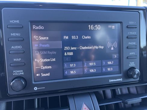 Used 2022 Toyota RAV4 XLE image 24