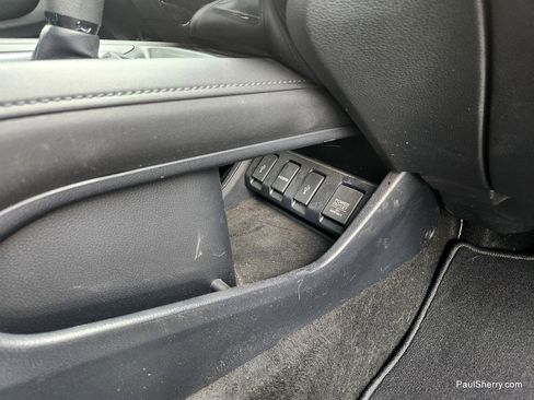 Used 2018 Honda HR-V EX image 38