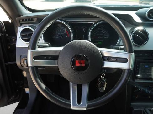 Used 2006 Ford Mustang GT Premium RWD image 17
