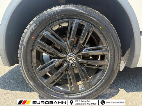 Used 2022 Volkswagen Tiguan SE R-Line FWD image 23
