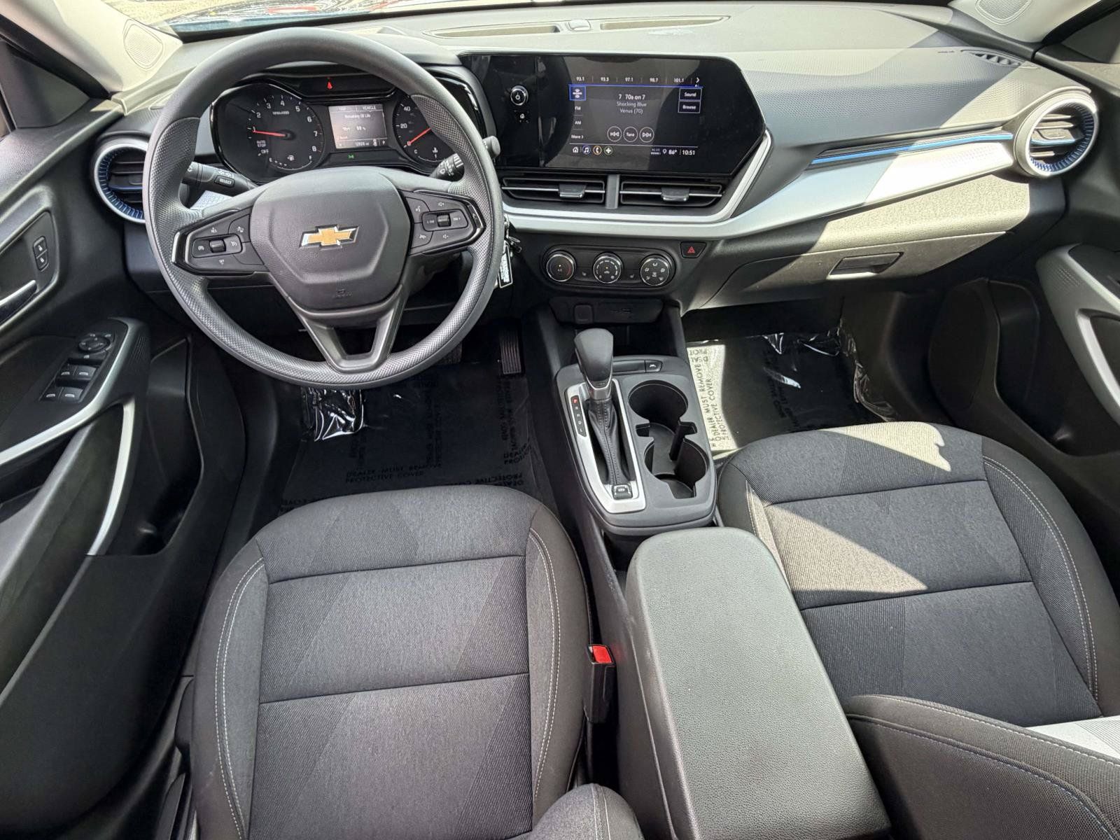 Used 2024 Chevrolet Trax LS w/ LS Convenience Package FWD image 7