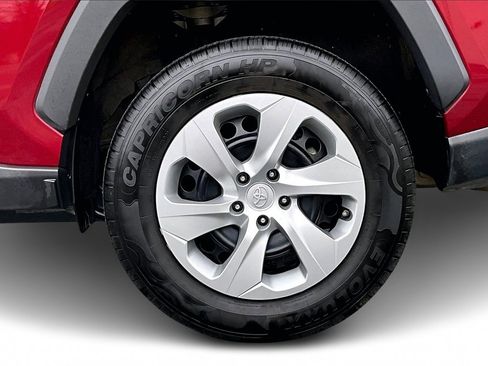 Used 2021 Toyota RAV4 LE image 30