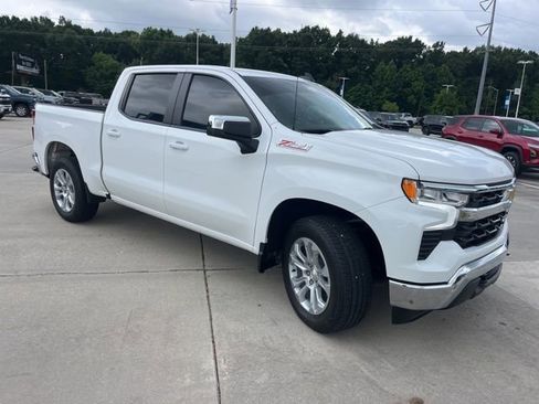 Used 2025 Chevrolet Silverado 1500 LT w/ Z71 Off-Road Package AWD/4WD image 10
