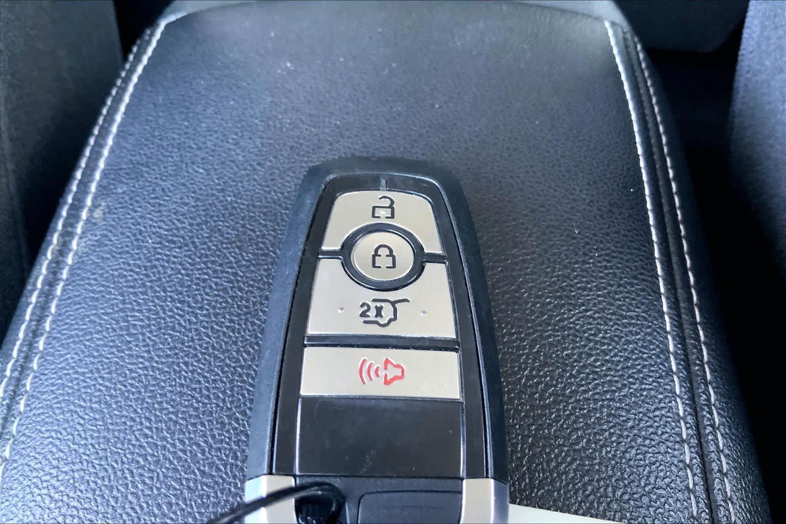 Used 2025 Ford Escape Active AWD/4WD image 14