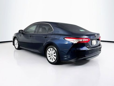 Used 2018 Toyota Camry LE image 7