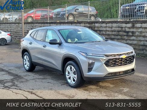 Used 2024 Chevrolet Trax LS FWD image 7