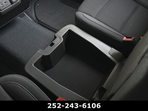 Used 2023 Chevrolet Silverado 1500 Custom AWD/4WD image 13