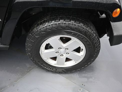Used 2009 Jeep Wrangler Unlimited Sahara AWD/4WD image 26