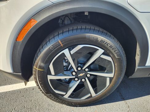 New 2026 Chevrolet Equinox EV LT image 4