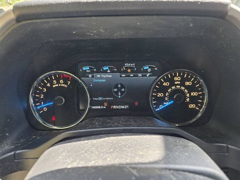 Used 2015 Ford F150 Lariat w/ Equipment Group 502A Luxury RWD image 11
