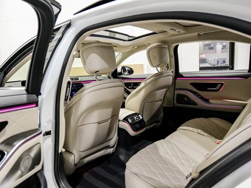 Used 2025 Mercedes-Benz S 580 4MATIC Sedan image 36