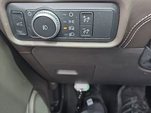 Used 2020 Ford Explorer Platinum w/ Premium Technology Package AWD/4WD image 9