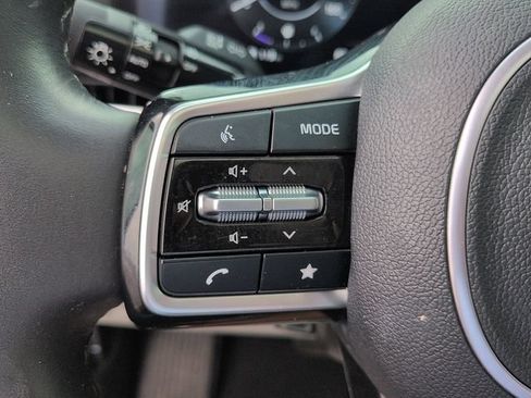 Used 2024 Kia Carnival SX Prestige FWD image 19
