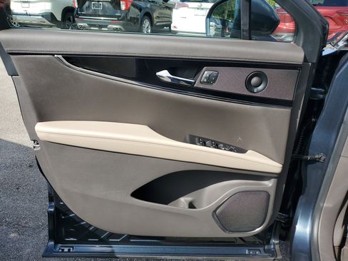 Certified 2021 Lincoln Nautilus Reserve image 15