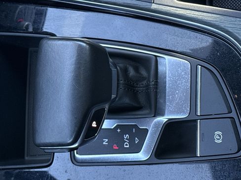 Used 2022 Audi A4 2.0T Premium w/ Convenience Package image 25