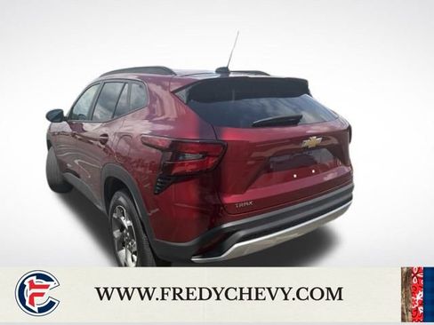 Used 2025 Chevrolet Trax LT w/ Driver Confidence Package FWD image 9