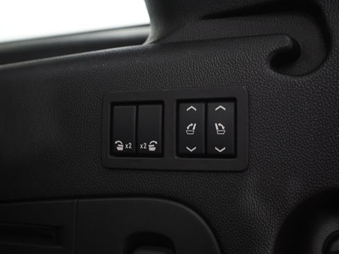 Used 2016 Chevrolet Suburban LTZ AWD/4WD image 11