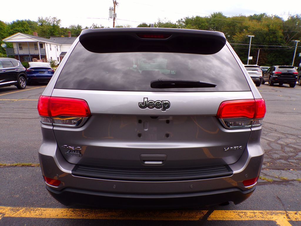 Certified 2018 Jeep Grand Cherokee Laredo AWD/4WD image 9