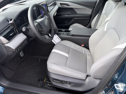 New 2026 Toyota Camry SE FWD image 9