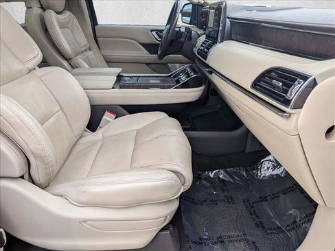 Used 2020 Lincoln Navigator Reserve w/ Luxury Package image 23