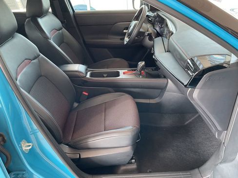 Used 2025 Nissan Kicks SR AWD/4WD image 18