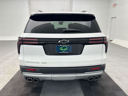 Used 2025 Chevrolet Traverse LT w/ Driver Confidence Package AWD/4WD image 10