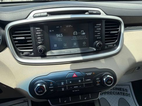 Used 2018 Kia Sorento FWD image 10