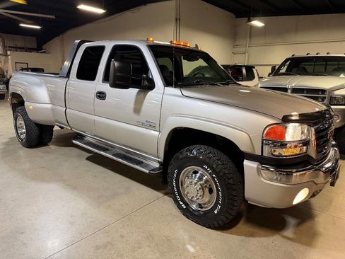 Used 2006 GMC Sierra 3500 SLE w/ Heavy-Duty Power Package image 28