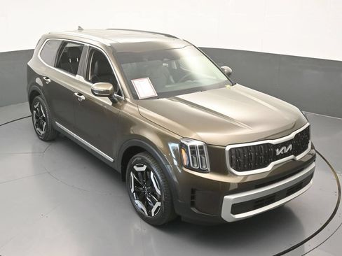 Used 2025 Kia Telluride EX w/ EX Captain's Chair Package FWD image 58