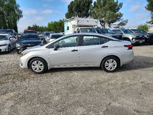 Used 2025 Nissan Versa S w/ Trunk Package FWD image 4