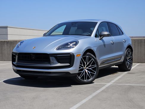 Certified 2026 Porsche Macan Turbo AWD/4WD image 1