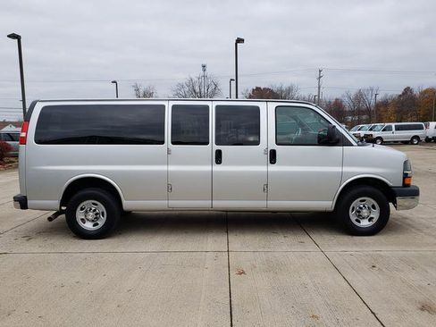 Used 2016 Chevrolet Express 3500 LT w/ LT Preferred Equipment Group image 7