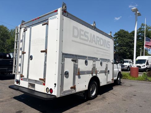 Used 2016 Chevrolet Express 3500 RWD image 7