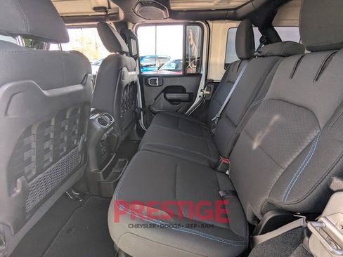 Used 2022 Jeep Wrangler Unlimited Rubicon 4xe image 31