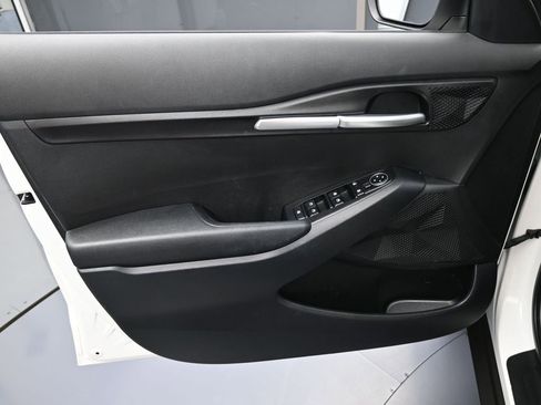 Used 2024 Kia Seltos LX image 12