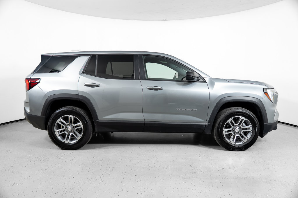Used 2026 GMC Terrain Elevation FWD image 3