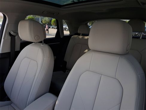 Certified 2025 Audi Q3 2.0T Premium Plus w/ Premium Plus Package image 17